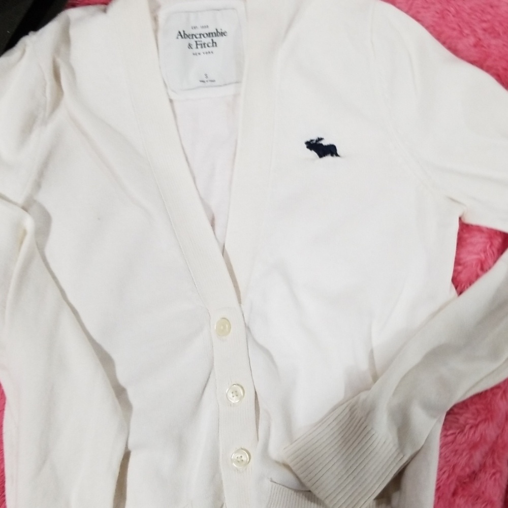 Girls Abercrombie and Finch sweater